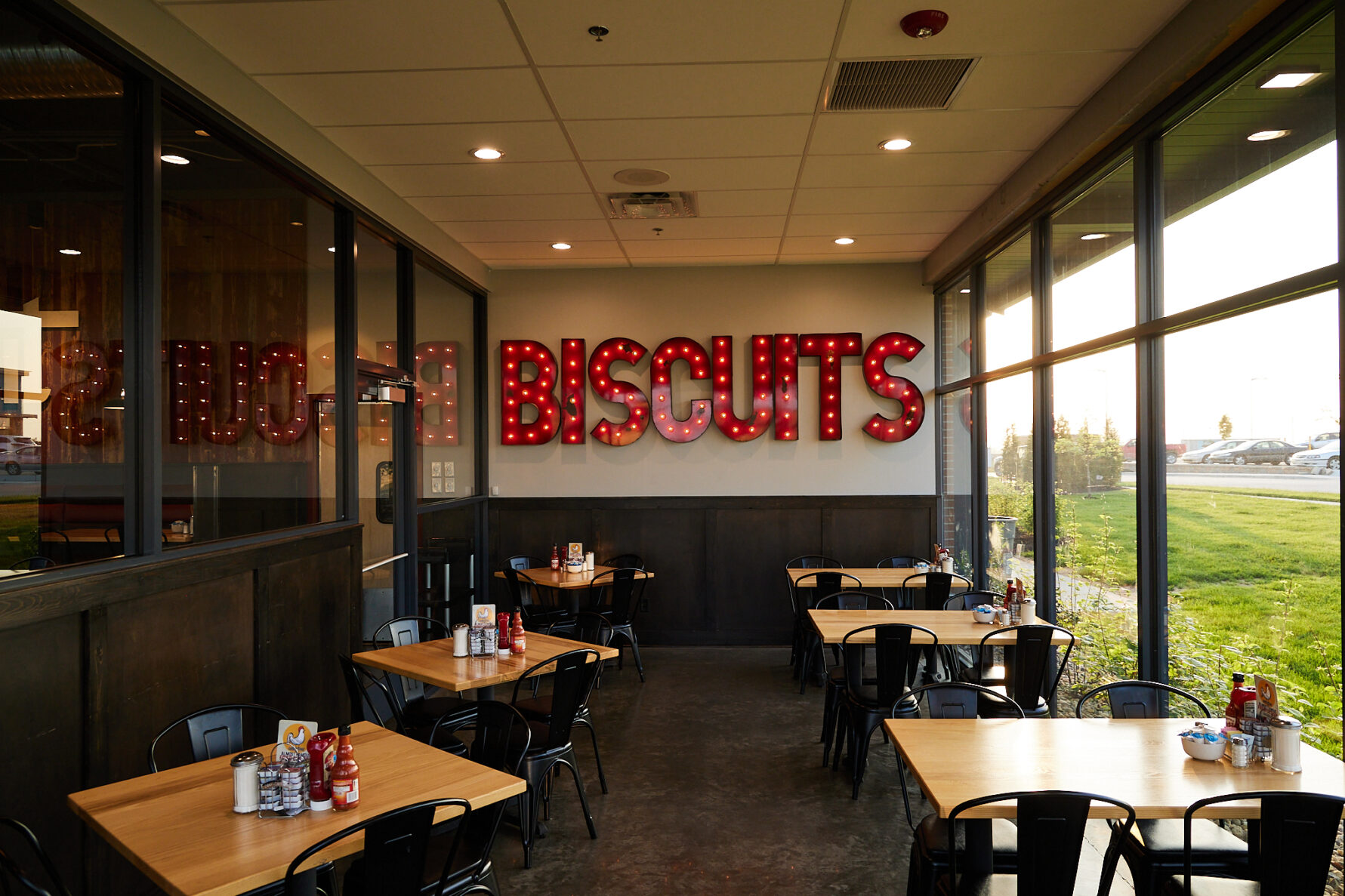 The Big Biscuit Meet Rooms